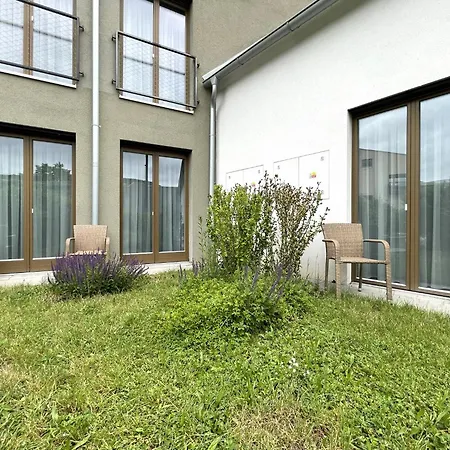 Panska Zahrada 4* Dobrichovice