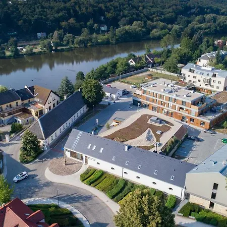 Panska Zahrada Hotel Dobrichovice