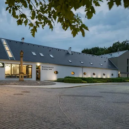 Panska Zahrada Dobrichovice