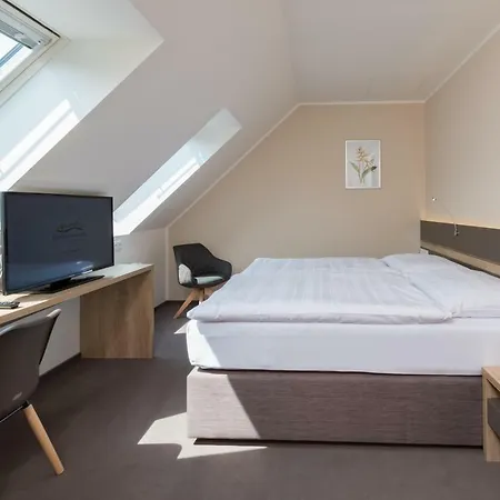Panska Zahrada 4* Dobrichovice