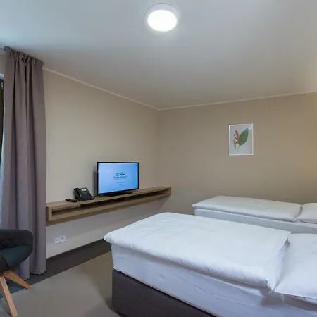 Panska Zahrada Hotel Dobrichovice