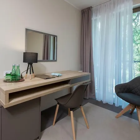 Panska Zahrada Hotel Dobrichovice